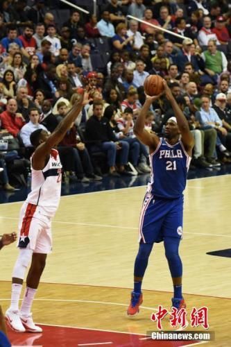 NBA约基奇补时争议绝杀勇士，终结对手七连胜登顶西部引热议
